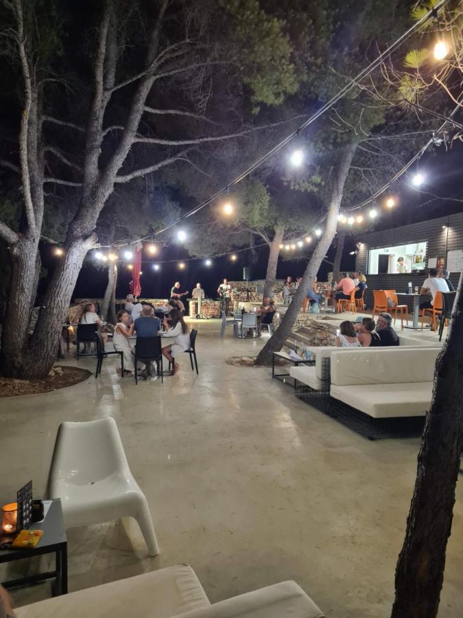 Boutique Camping Bunja Supetar Dış mekan fotoğraf