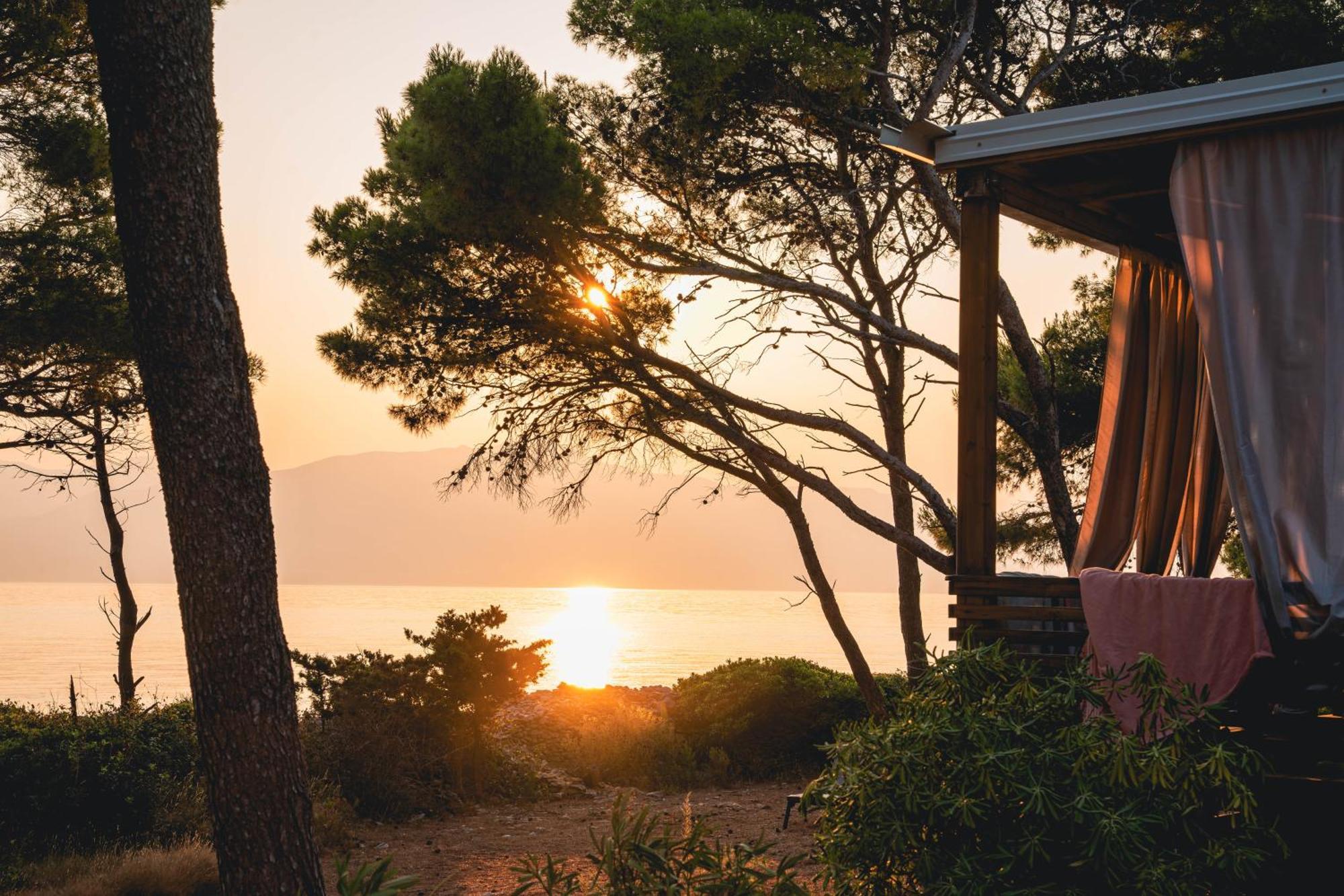 Boutique Camping Bunja Supetar Dış mekan fotoğraf